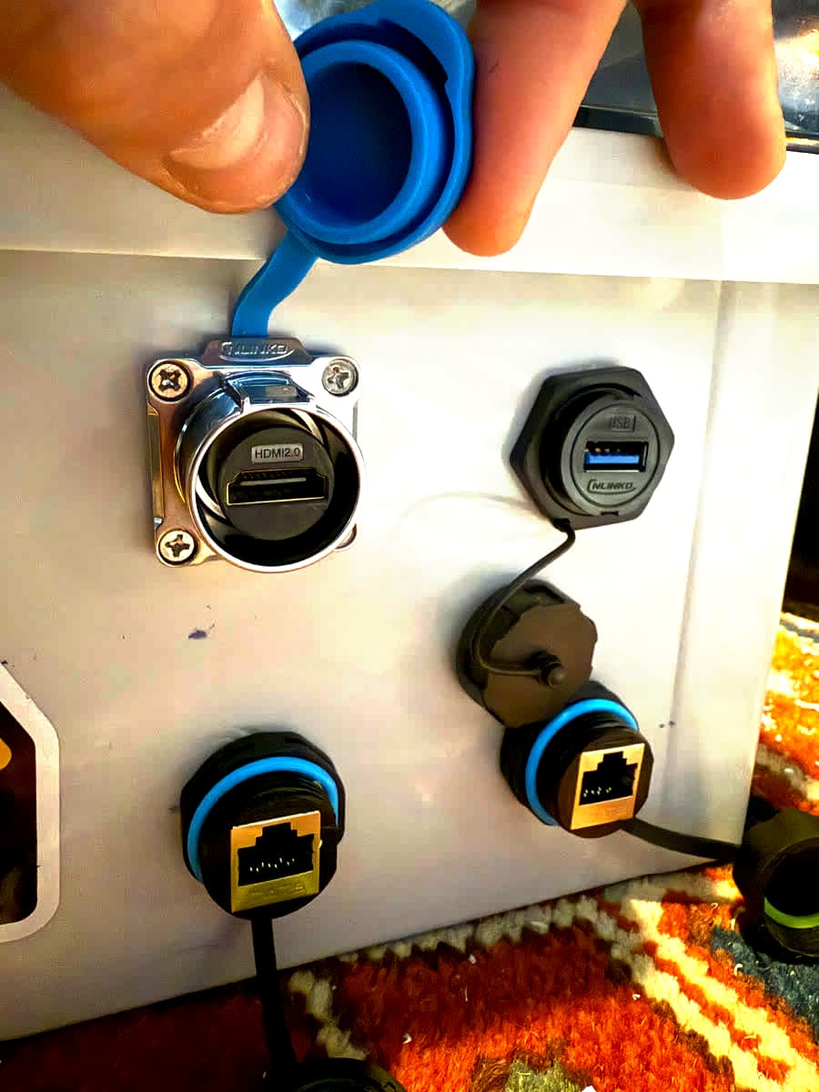 Raspberry Pi and data connections